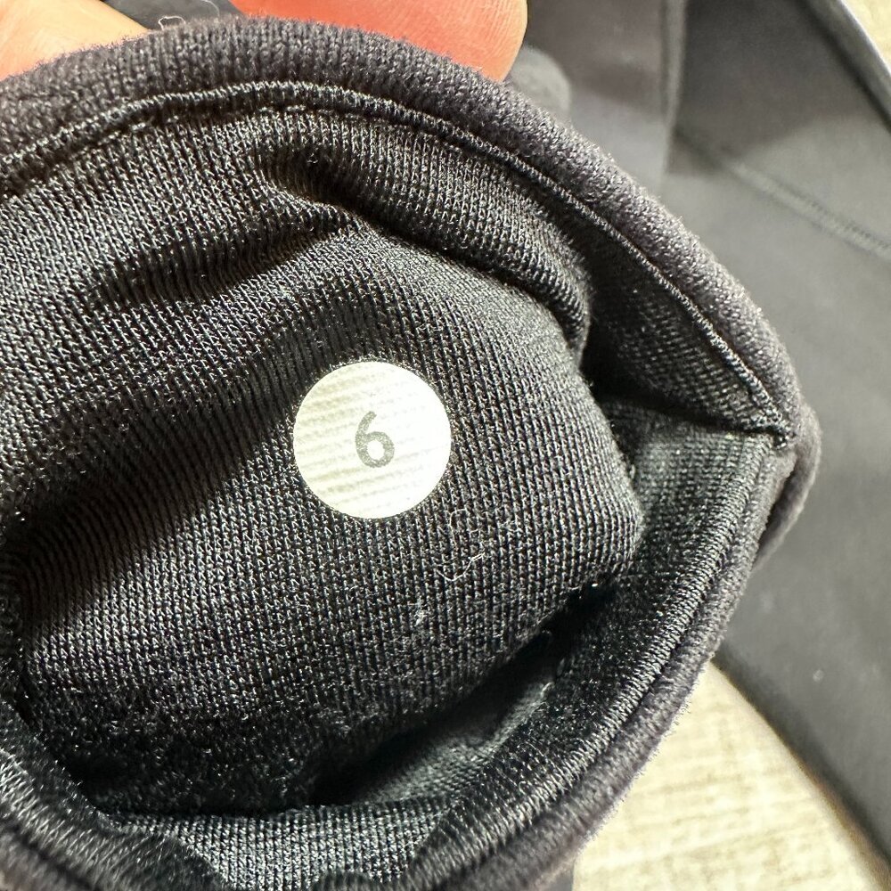 Lululemon Athletica Runday Crop Black Legging Yoga size 6 - Picture 11 of 11